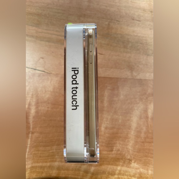 New, unopened packed 7th generation, iPod touch 256GB - Picture 4 of 6